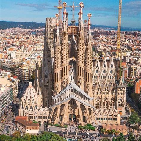 la sagrada familia cathedral barcelona